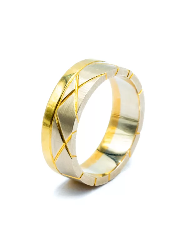 Wedding ring - yellow gold assymetric